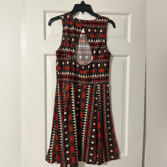 Printed Fit & Flare Mini Dress with Back Cutout | Size:M | H&M - Picture 2 of 5